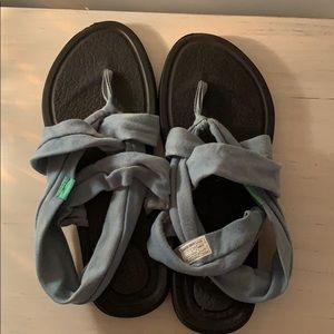 Almost new Sanuk sandals!